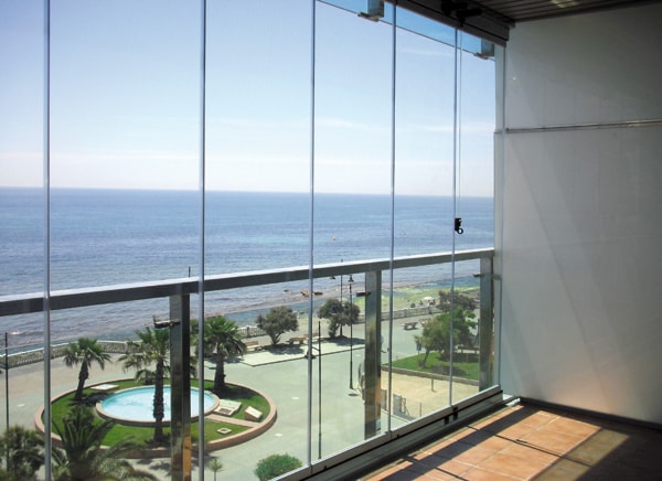 Cortinas de cristal a medida en Málaga