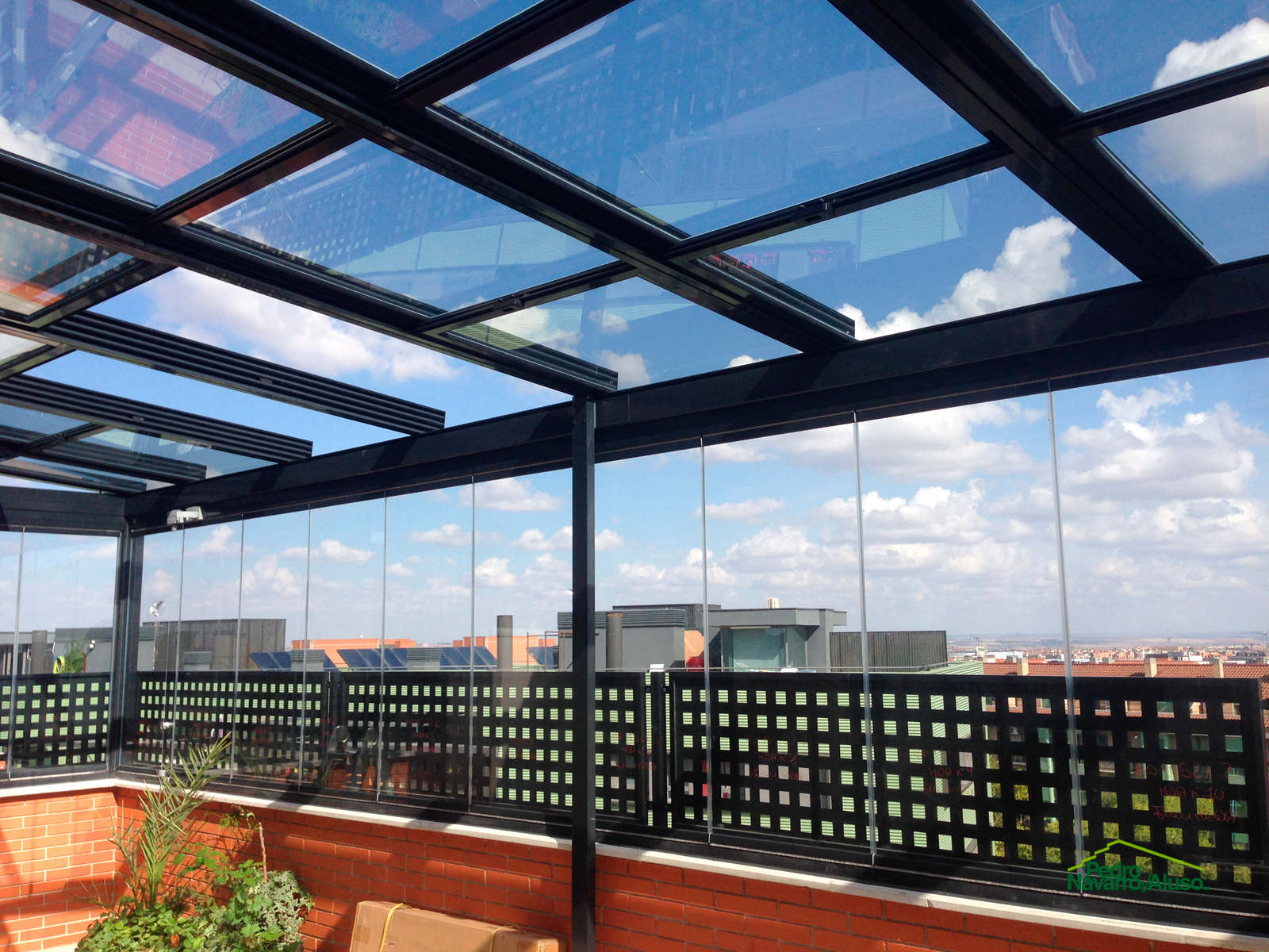 Cerramiento de Terraza con Techo Móvil en Madrid